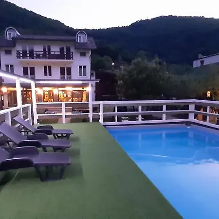 Oda ve Kahvaltı River View Bihac