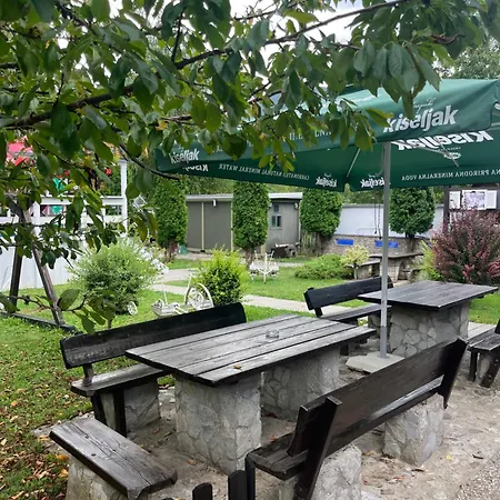 住宿加早餐酒店 River View Lohovo