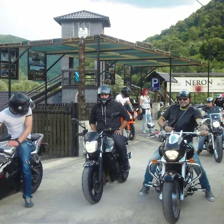 住宿加早餐酒店 River View Lohovo